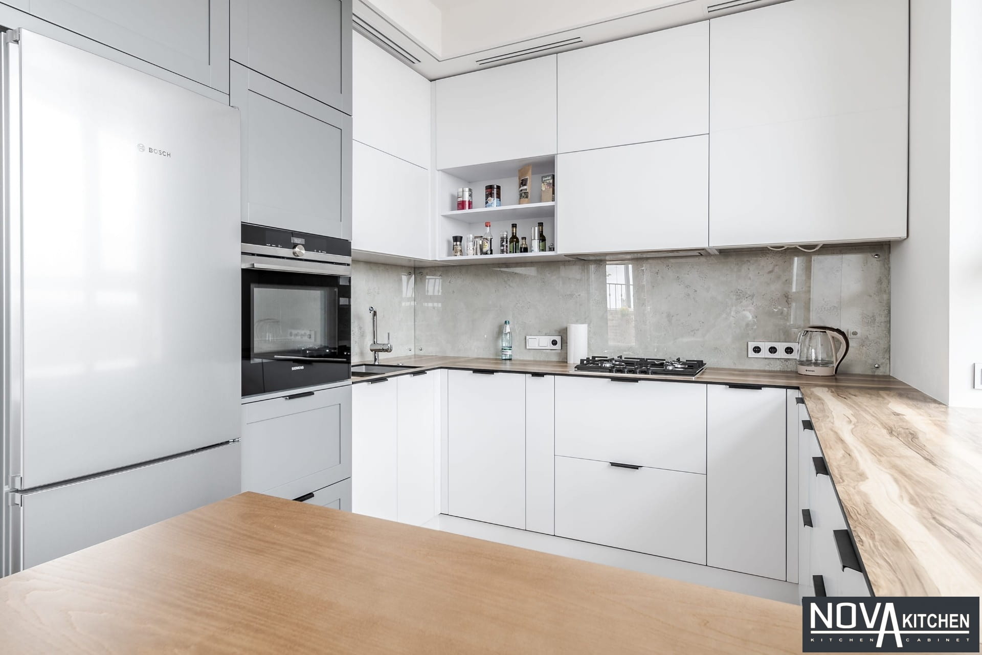 Tủ bếp hợp kim nhôm màu trắng Bình Chánh