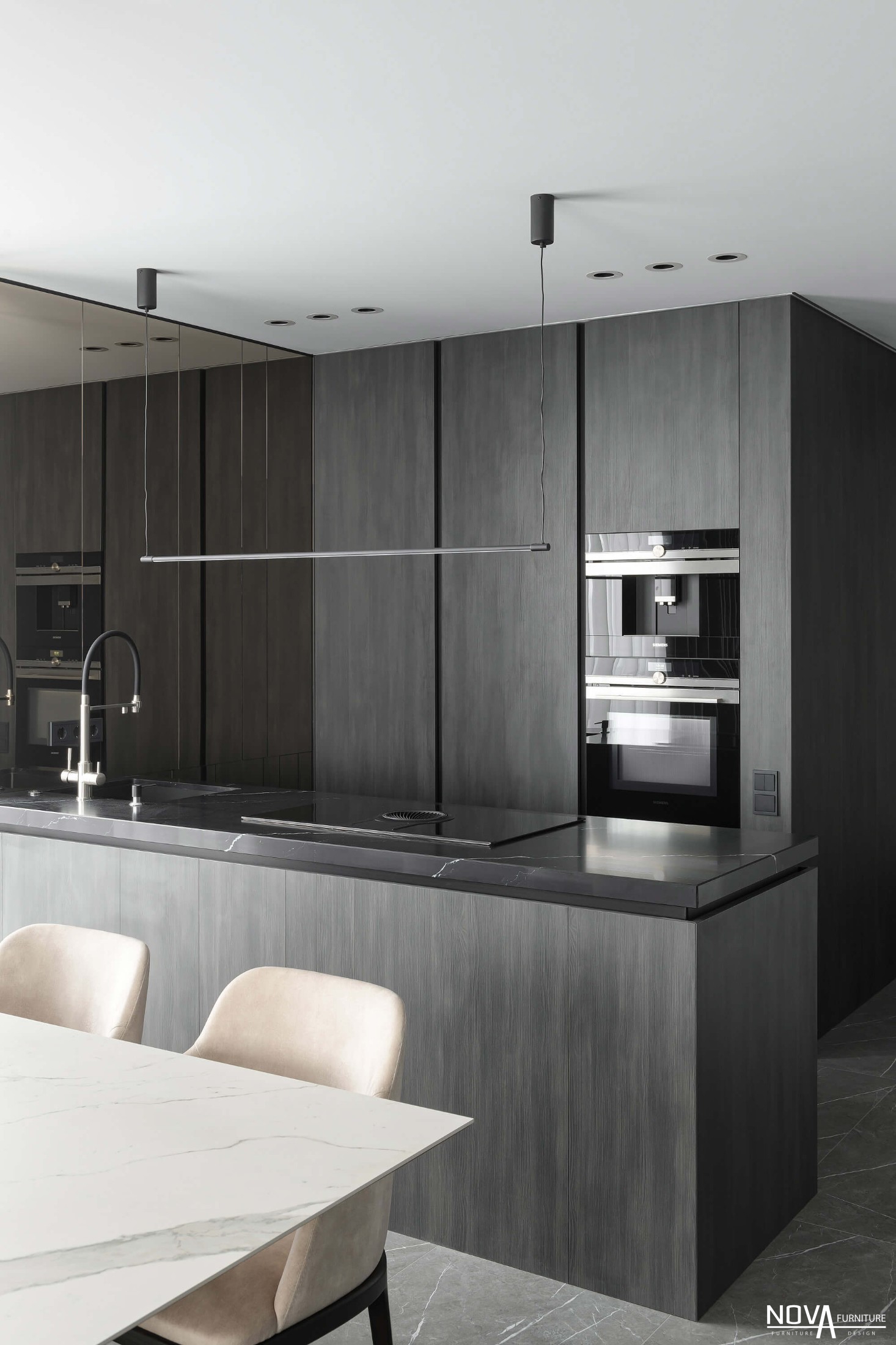 Thiết kế tủ bếp gỗ màu đen hiện đại