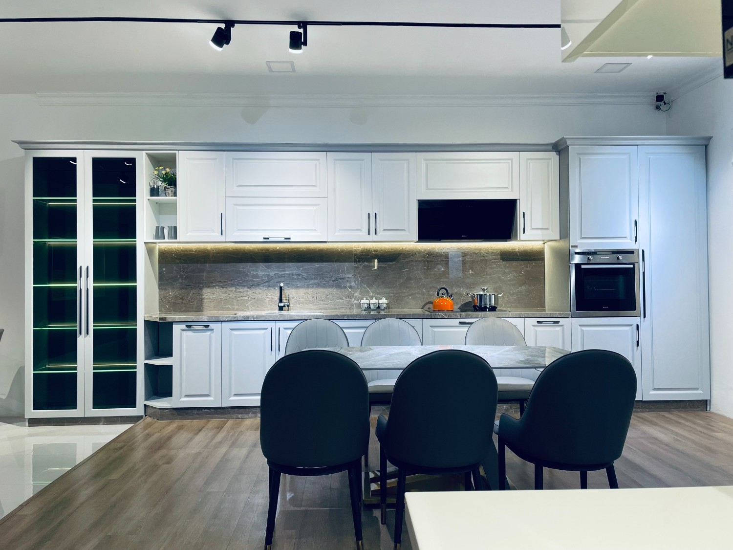Thiết kế tủ bếp tân cổ điển An Giang